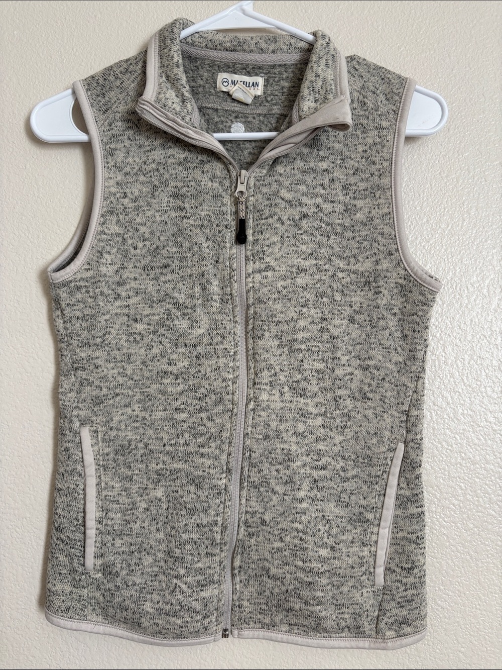 Magellan Outdoors Gray Full Zip Vest Size Small - Picture 1 of 3